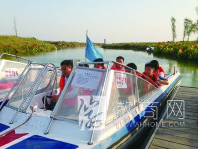 包河区&ldquo;收编&rdquo;123条私人游艇 市民乘坐游艇游玩