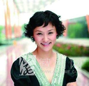 跳水女皇高敏来合肥签售新书 高敏
