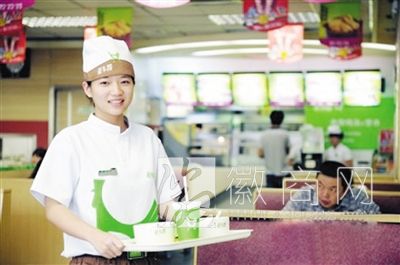中式快餐店该如何发展 老乡鸡门店