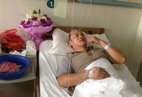 安庆抡锤男