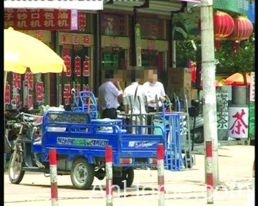 桐城市看守所副所长约见嫌犯亲友 副所长街头约见嫌犯亲友