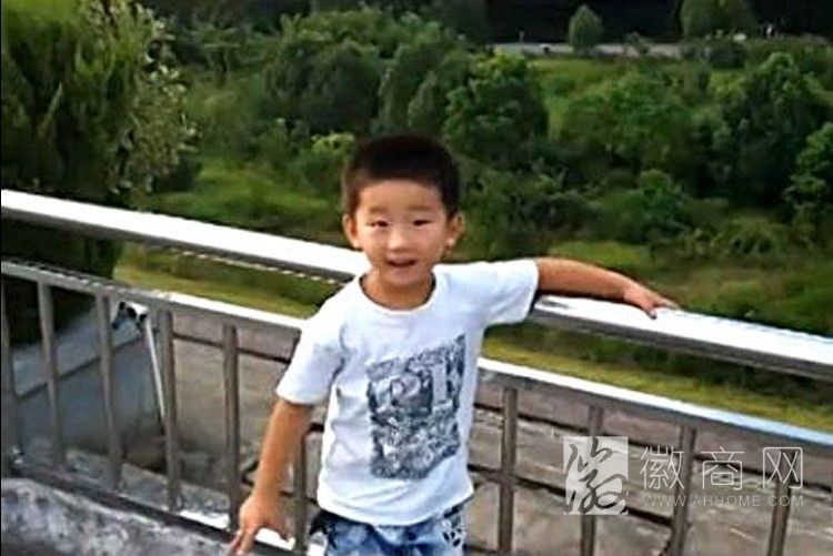 斯诺克神童汪乌卡 斯诺克神童汪乌卡照片