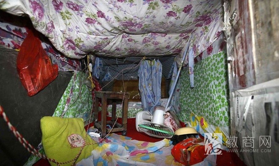 打工仔挖地窖囚禁安徽女孩 囚禁女孩的地窖