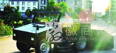 庐江县城管队长自制新式清扫车 清扫车开上街头