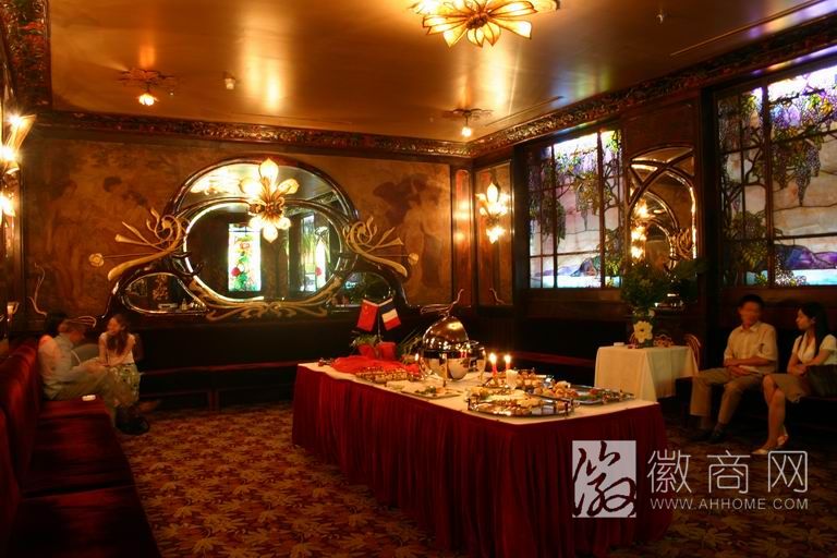 马克西姆餐厅欠债 安徽欧堡万国<a href='display.asp?id=11484' target='_blank'>酒业</a>