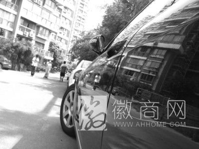 合肥金地国际城内多辆豪车被划 金地国际城内被划伤的豪车