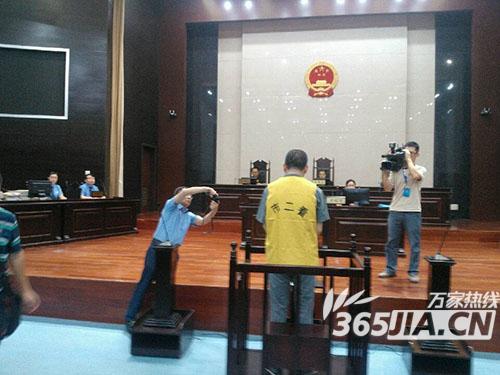 萧县原县委书记 <a href='display.asp?id=8129'  target='_blank'>毋保良</a> 受贿