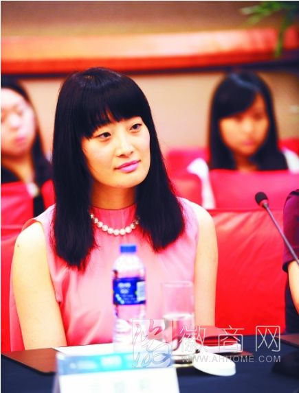 哇哈哈集团董事长宗馥莉出席亚布力女性论坛 参加论坛的宗馥莉