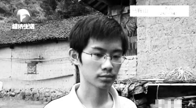 六安一男生考上大学后父亲自杀 张阳
