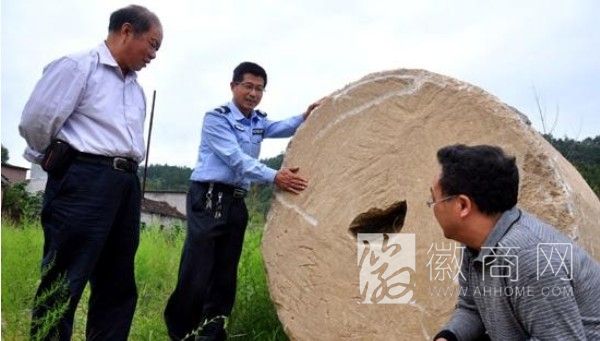 抗战时期隐秘机场现身金寨县吴家店镇 当年建机场平地用的大石磙