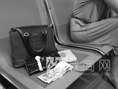 合肥一女子带七万元奢侈品买菜 “惹祸”的包