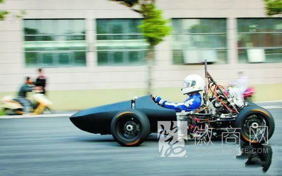 合工大 新型赛车 <a href='display.asp?id=7211' target='_blank'>合肥工业大学</a>