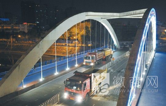 合肥寿春路桥接受&ldquo;体检&rdquo; 大货车在桥上来回碾压