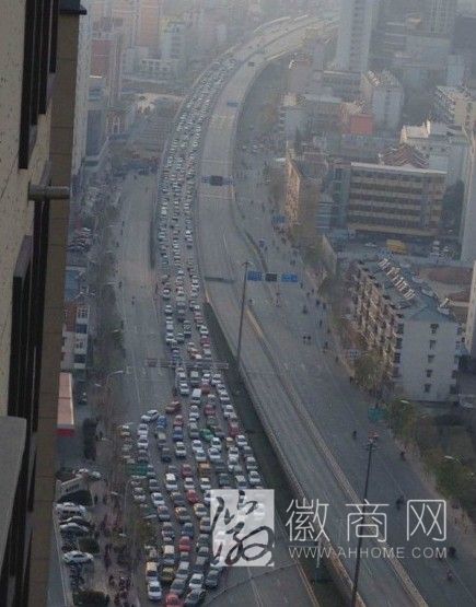 <a href='display.asp?id=7293' target='_blank'>合肥五里墩立交桥</a>全封闭 合肥五里墩堵车