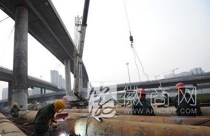 <a href='display.asp?id=7293'  target='_blank'>合肥五里墩立交桥</a>受损 五里墩立交桥修复