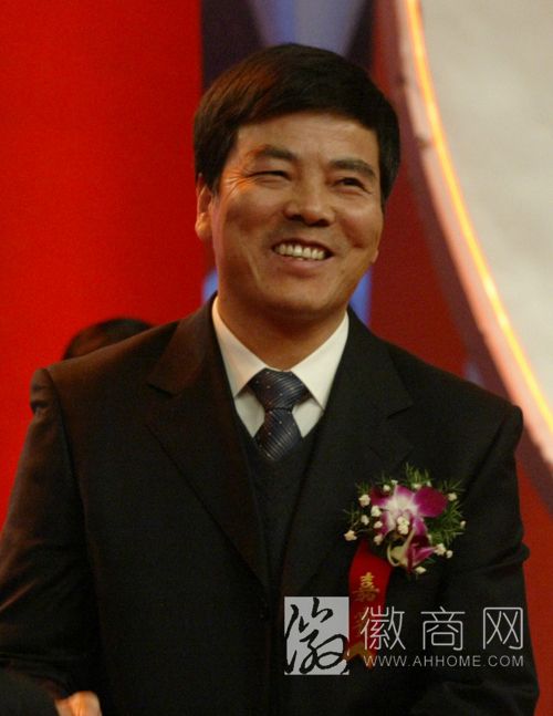 <a href='display.asp?id=18072' target='_blank'>徽商</a> 刘庆峰 余渐富