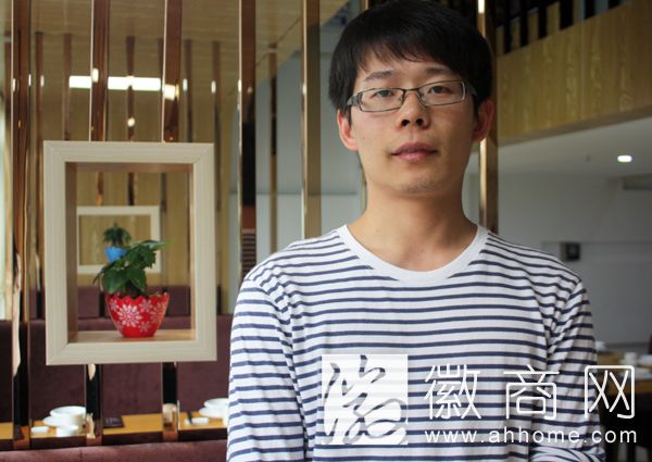 汪旭东 盛小鲜<a href='display.asp?id=18334'  target='_blank'>餐饮</a>