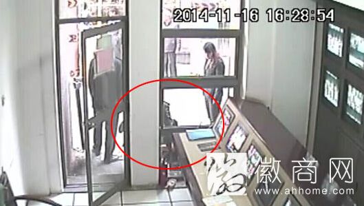 合肥保安被骂看门狗