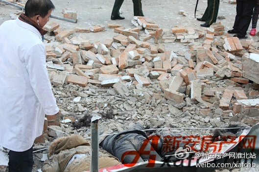 <a href='display.asp?id=14027' target='_blank'>淮北</a>同仁中学围墙倒塌