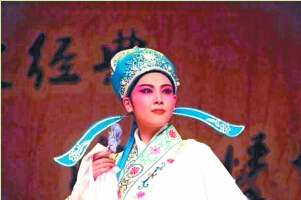 <a href='display.asp?id=11483' target='_blank'>铜陵</a>陆贞婷