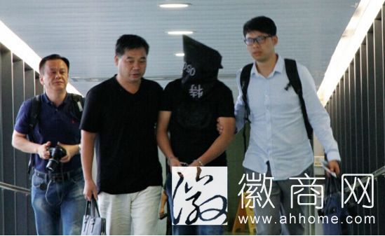 <a href='display.asp?id=11552' target='_blank'>蚌埠</a>王磊被抓