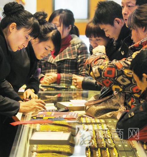 合肥金店春节单笔销售20万 <a href='display.asp?id=11735' target='_blank'>合肥金价</a>