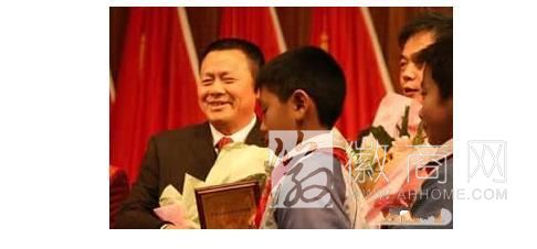 夏林：安徽山鹰纸业股份有限公司董事长
