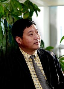 谢恩旺 安徽鸿翔皮件有限责任公司董事长