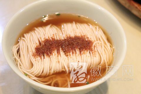 <a href='display.asp?id=11916' target='_blank'>芜湖</a>虾籽面 耿福兴