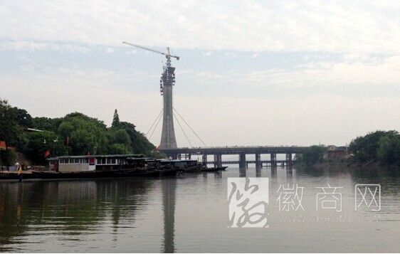 环<a href='display.asp?id=8651'  target='_blank'>巢湖旅游</a>大道白石天河大桥端午前合龙
