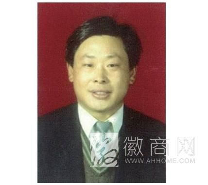尤加林:安徽省加林<a href='display.asp?id=11732' target='_blank'>农机</a>有限责任公司董事长