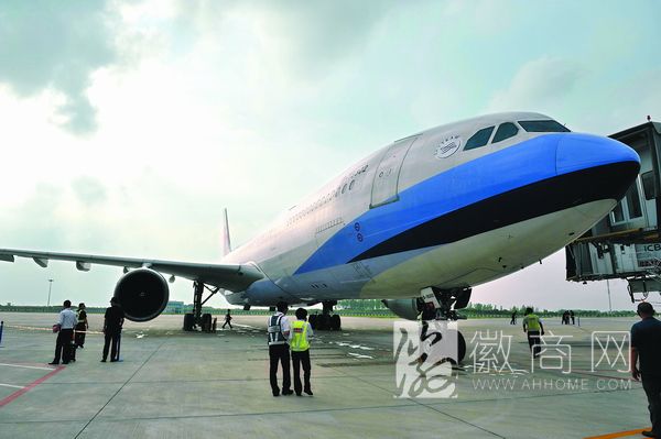 7月2日,台湾中华航空桃园至合肥首班班机到达合肥新桥机场