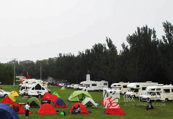 <a href='display.asp?id=11916'  target='_blank'>芜湖</a>房车露营地生意火爆 租住房车680元/晚