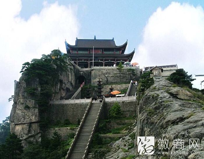 <a href='display.asp?id=14018' target='_blank'>九华山</a>