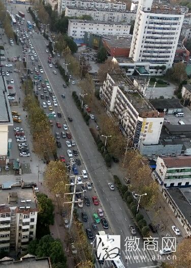 <a href='display.asp?id=12239' target='_blank'>黄山</a>路、潜山路上交通拥堵