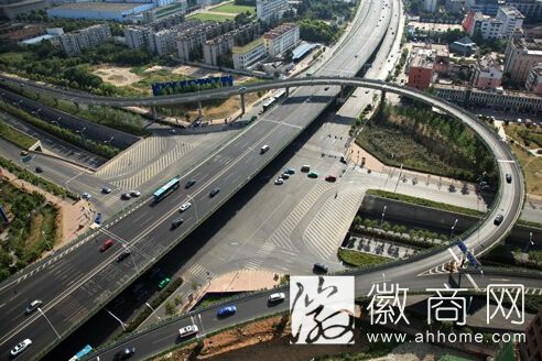 合肥长江西路或添四座立交桥 高架下桥处自东向西设立