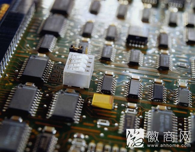 合肥集成电路等<a href='display.asp?id=14230'  target='_blank'>新兴产业</a>成<a href='display.asp?id=13886'  target='_blank'>转型升级</a>&ldquo;主引擎&rdquo;