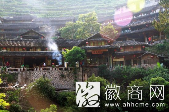 安徽<a href='display.asp?id=12239' target='_blank'>黄山</a>95家农家乐成立协会抱团发展