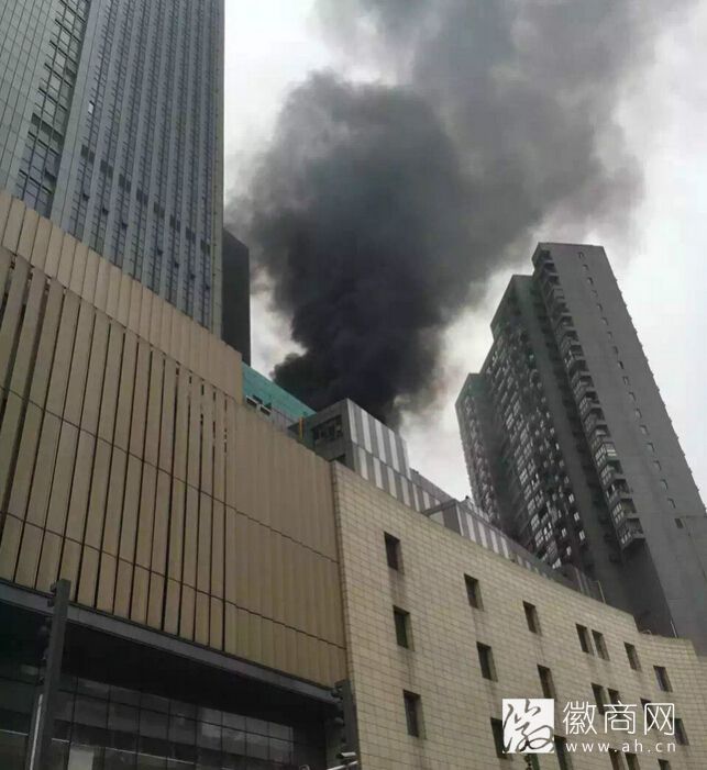 银泰中心起火